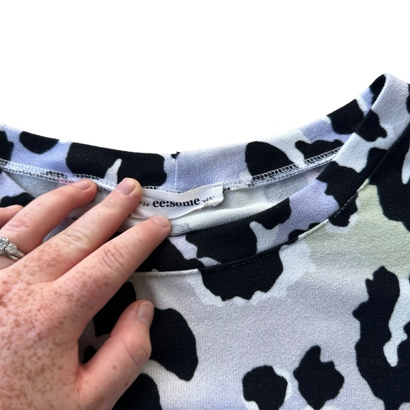 Ee•Some top animal print Medium - Picture 7 of 7